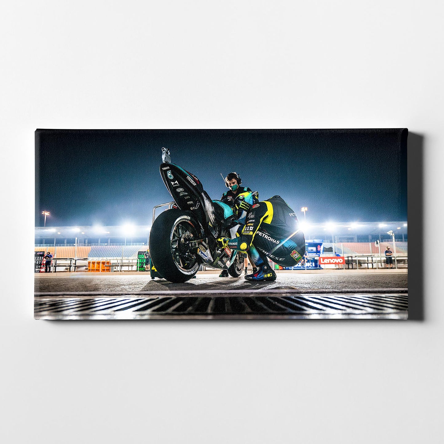 Leinwand Kunstdruck - Valentino Rossi - Ritual Katar 2021 - VR72